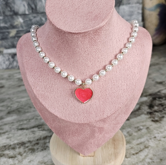 Jewelry - Classic Coquette Heart Pearl Necklace